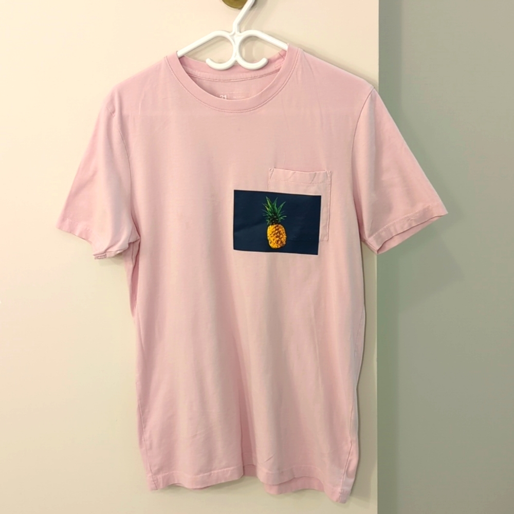 Men's tropical Pink pineapple pocket T-shirt